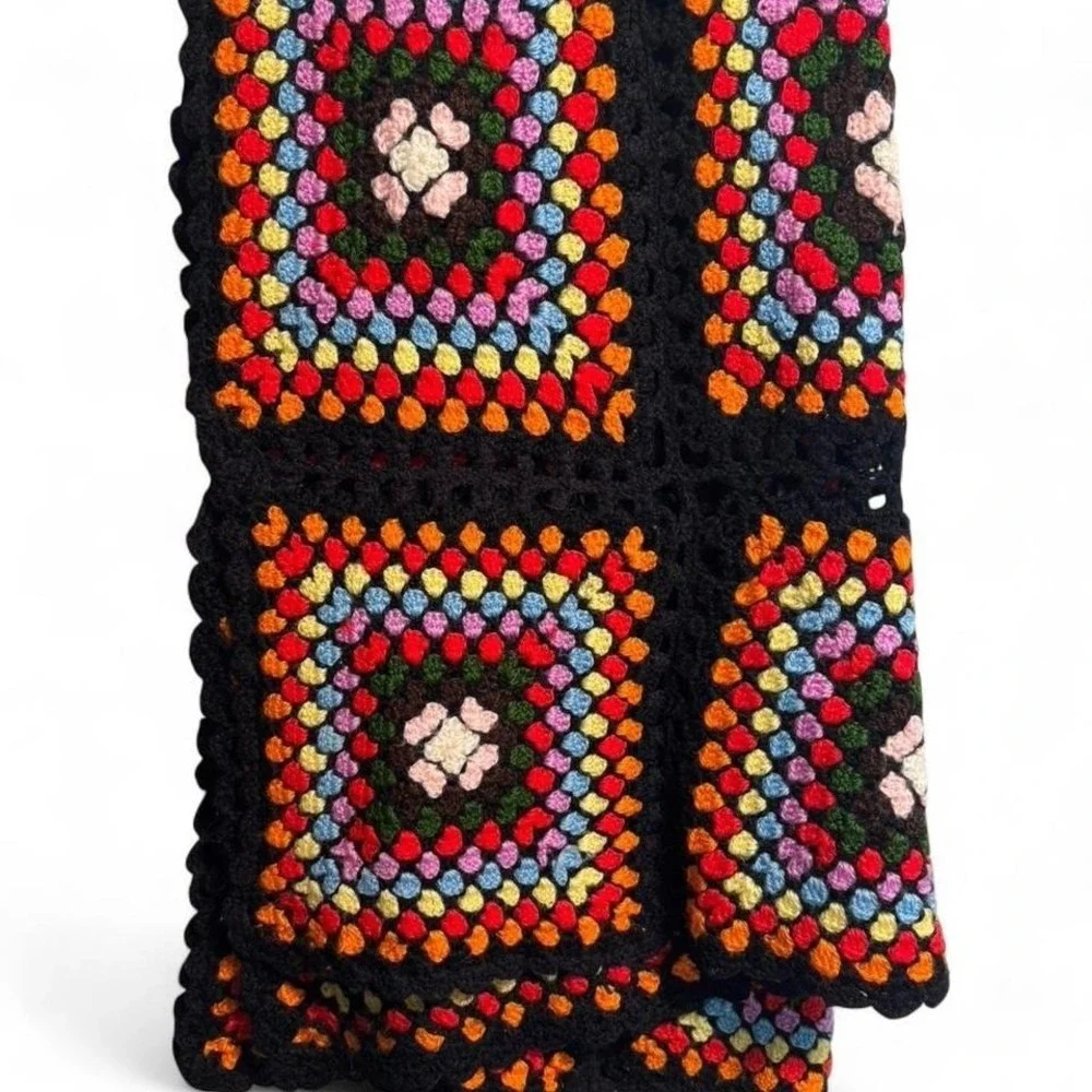 Handmade vintage 1970s crochet granny square Soft and warm throw blanket 54